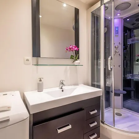 Peaceful In The City Center For 2 People *